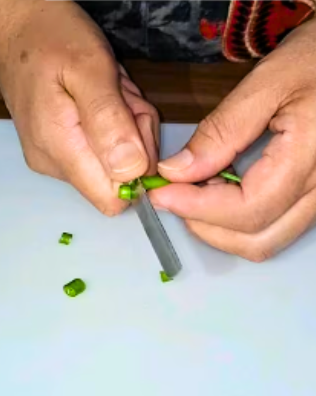 green chilli chopping hack